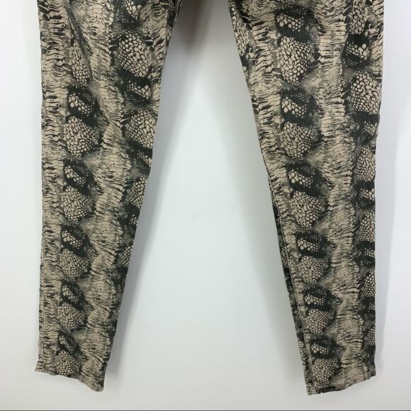 CAbi Diamondback Snakeskin skinny jeans Size 4 - Picture 7 of 11